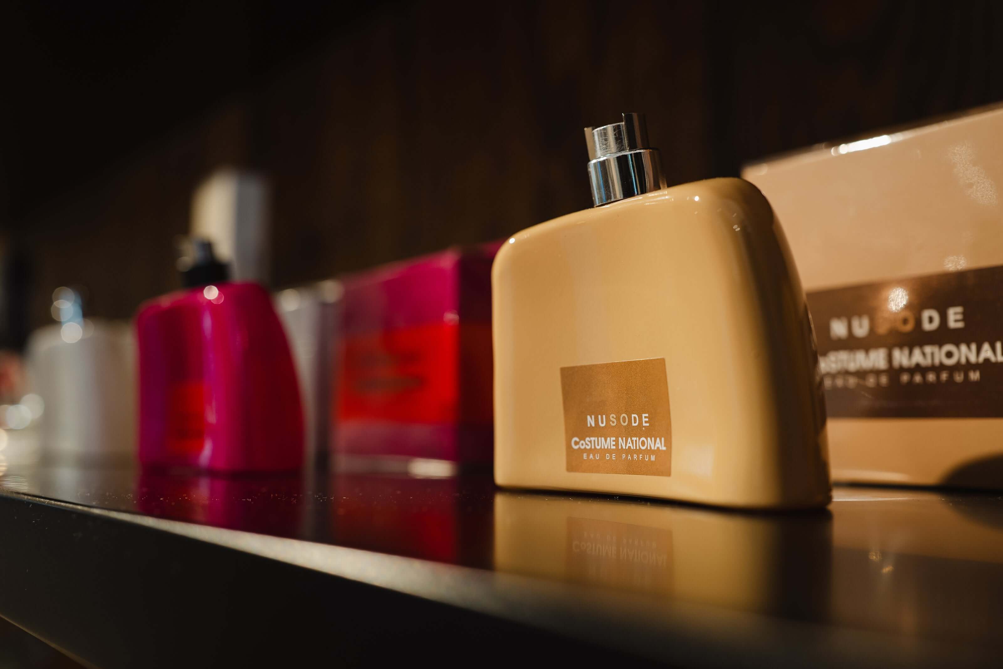 L'Essenza della Raffinatezza: La Linea di Profumi di Costume National
