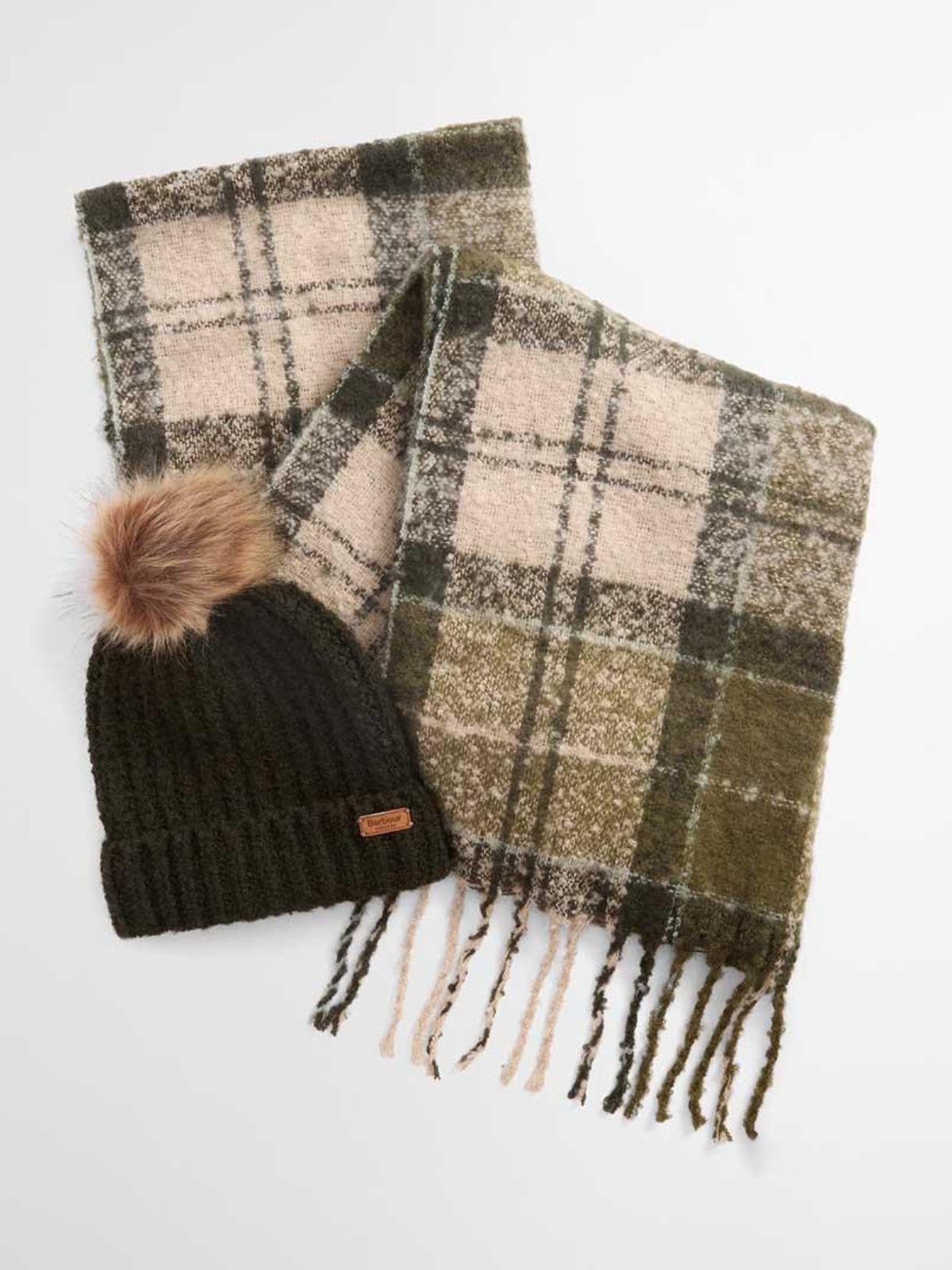 Barbour Saltburn Beanie & Tartan Scarf Set